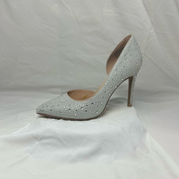 BCB Generation Heels  Stye is  Sliver Handy   Size 7M - Picture 8 of 10